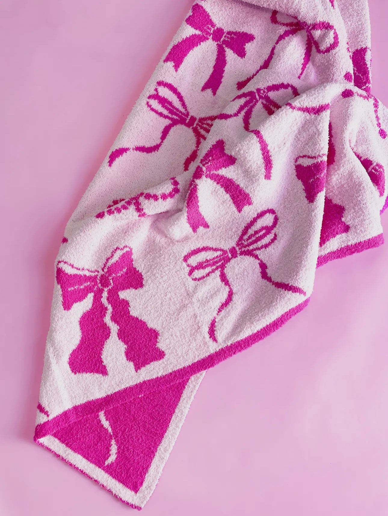 Cozy Pink Bows Luxury Throw Blanket